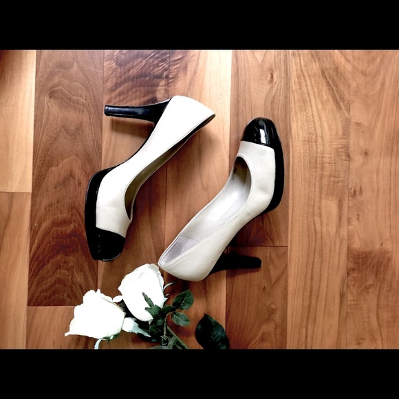 Tahari Cream beige real leather shoes black patent capped toe platform US 10 - Picture 5 of 13
